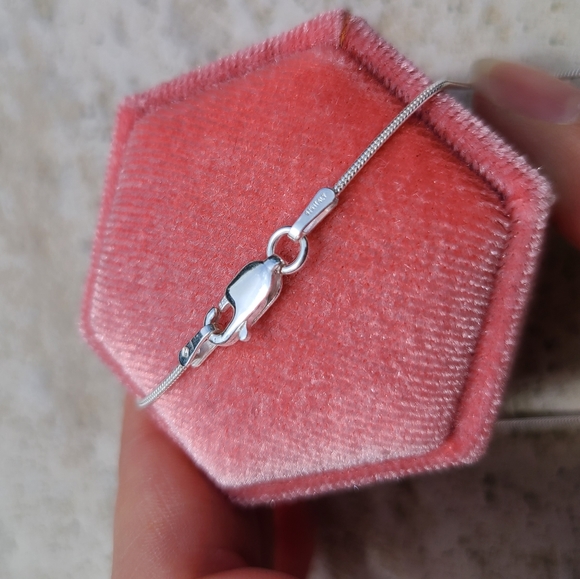 Natural White Freshwater Pearl Sterling Pendant and Chain - Picture 5 of 5